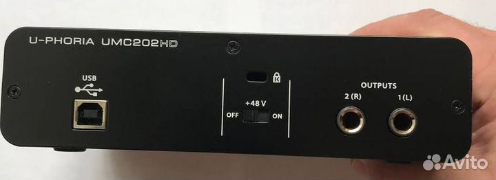 Behringer UMC202HD USB аудио звуковая карта
