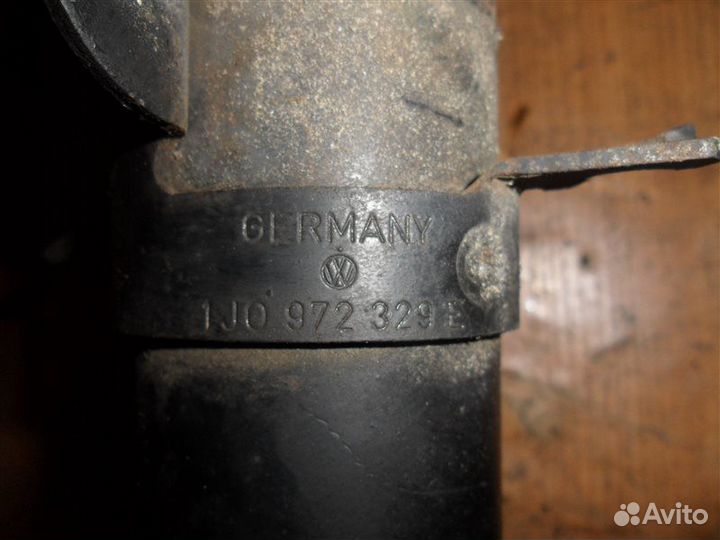 Амортизатор передний Volkswagen Golf 4 1J1 AGU