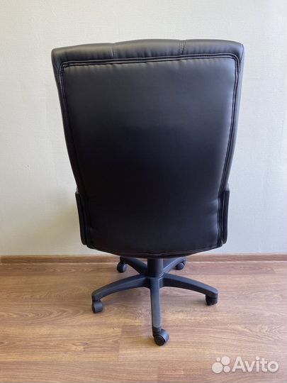 Офисное кресло от производителя