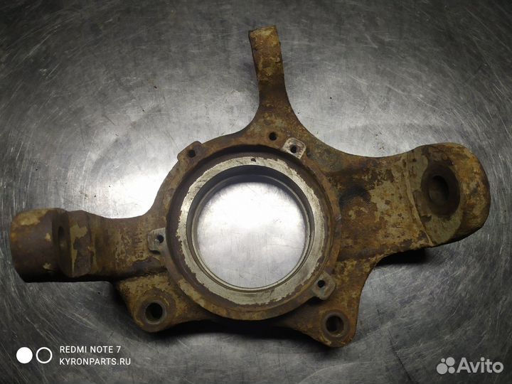 Цапфа (кулак поворотный) правая Ssangyong Kyron