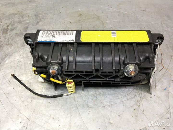 Подушка безопасности пассажирская (в торпедо)