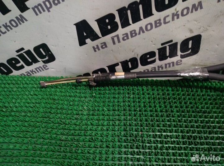 Тросик ручного тормоза левый Toyota Camry Gracia