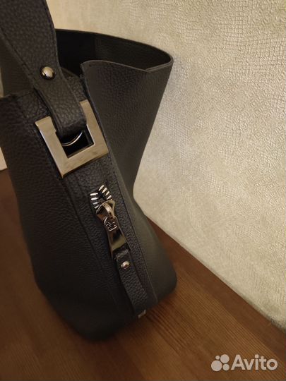 Женская сумка Guess