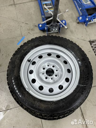 Колеса зимние 175 65 r14 Hakkapeliitta 9