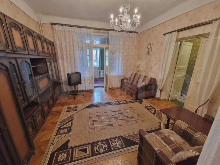 3-к. квартира, 73 м², 1/2 эт.