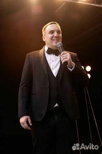 Ведущий,профессиональный вокалист,диджей