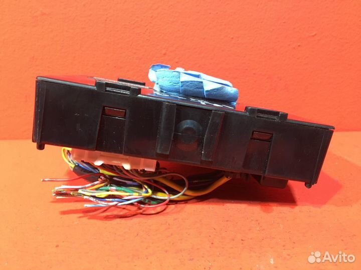 Блок комфорта Nissan Tiida C11 седан HR16DE 1.6L