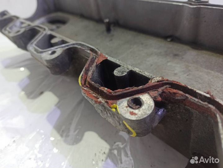 Крышка клапанная Ниссан