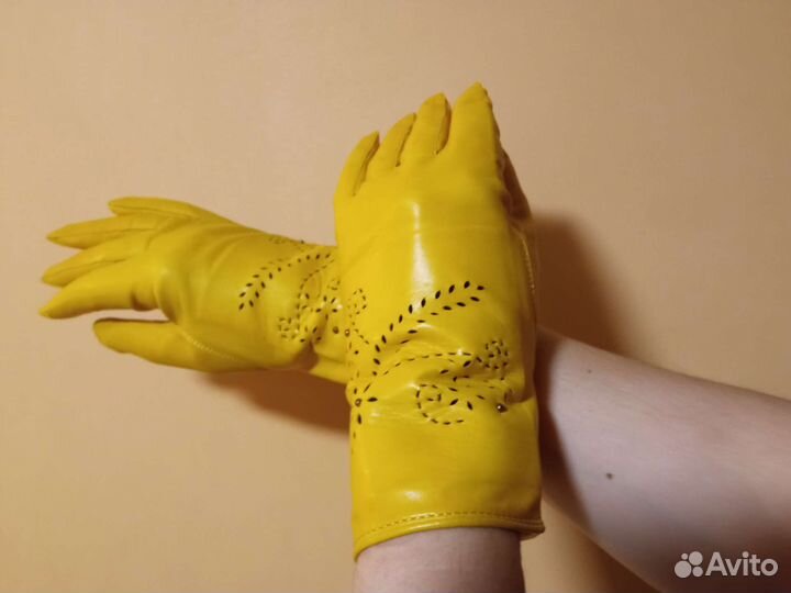 Перчатки новые кожаные женские, цвет жёлтый