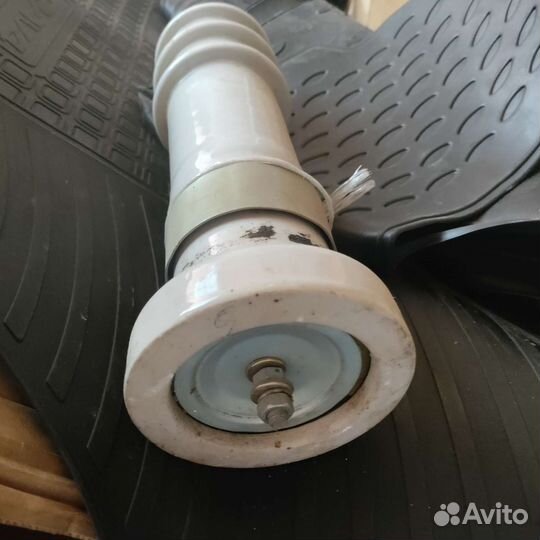 Изоляторы