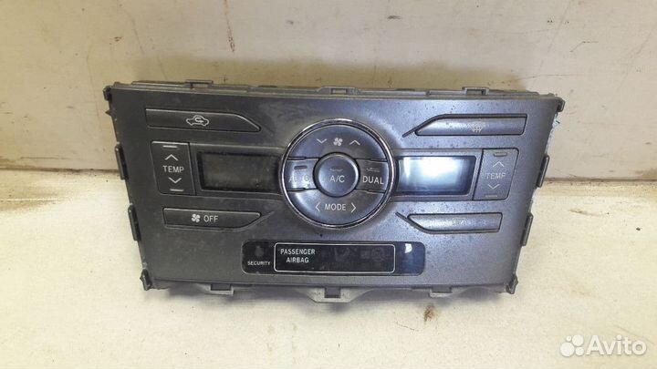 Блок управления климатом Toyota Auris