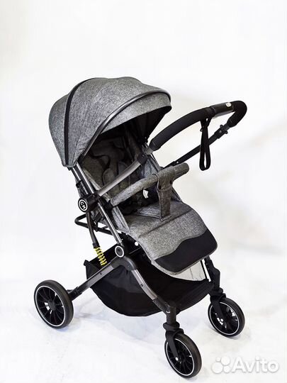 Прогулочная коляска с перекидной ручкой