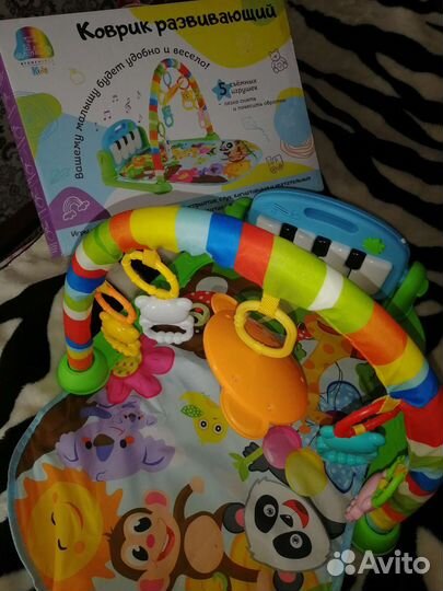 Развивающий коврик с пианино