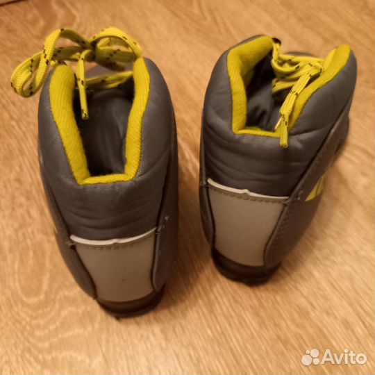 Детские лыжные ботинки 31р