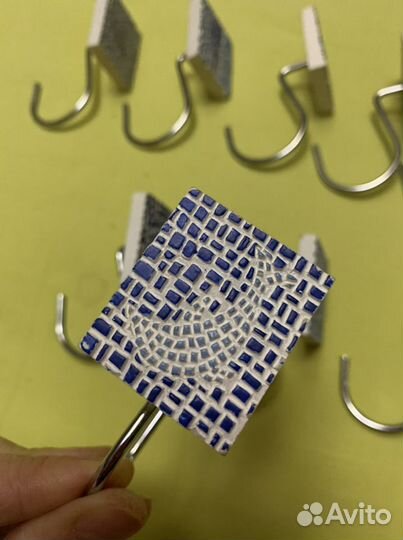 Крючки для шторки в ванную. Украсят интерьер Новые