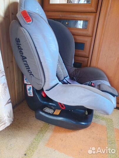 Автомобильное кресло