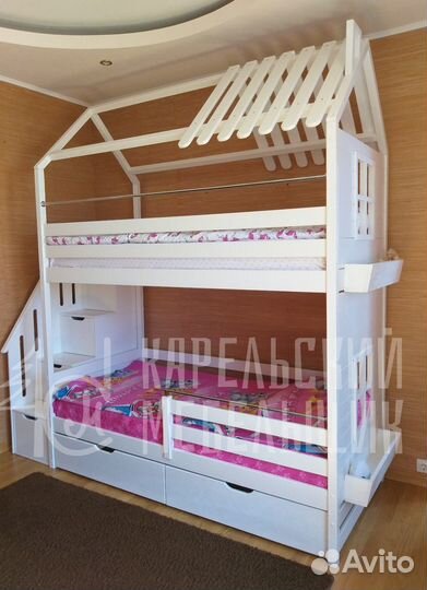 Кровать двухъярусная домик 