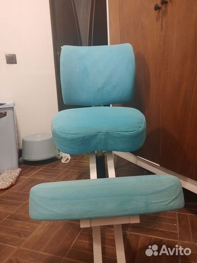 Коленный стул со спинкой