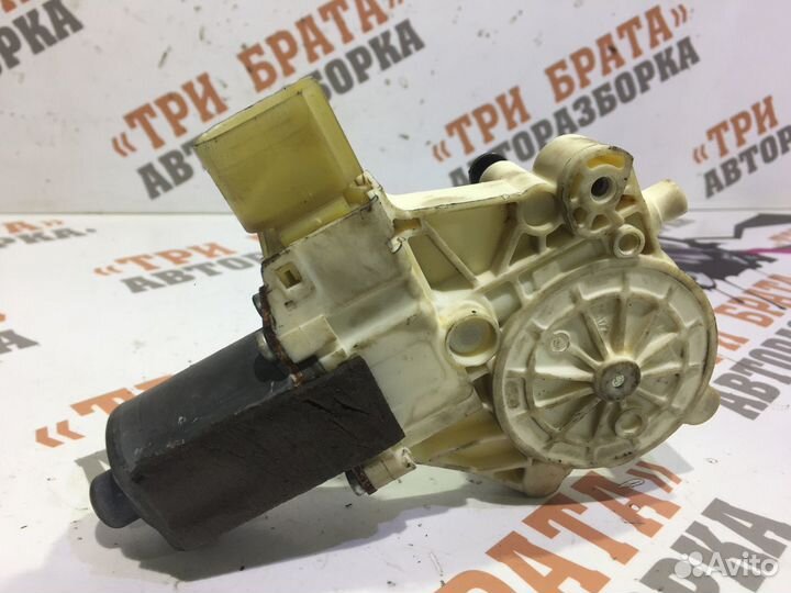 Форд Моторчик стеклоподъемника задний правый Прав