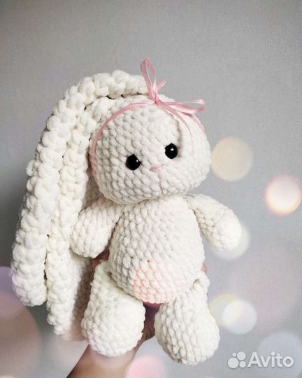 Зайка вязанный ручной работы