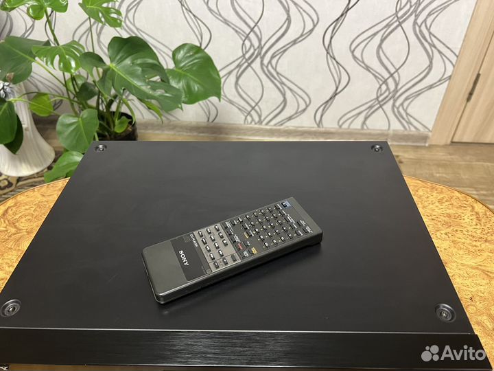 Продам CD проигрыватель sony CDP-990