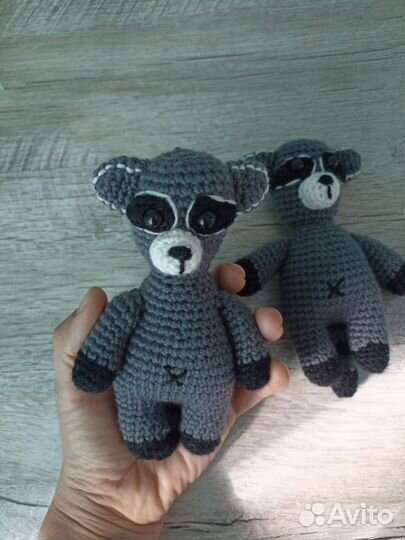 Вязаный енот игрушка, брелок