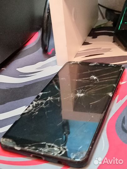 Samsung Galaxy A8 (2018), 4/32 ГБ