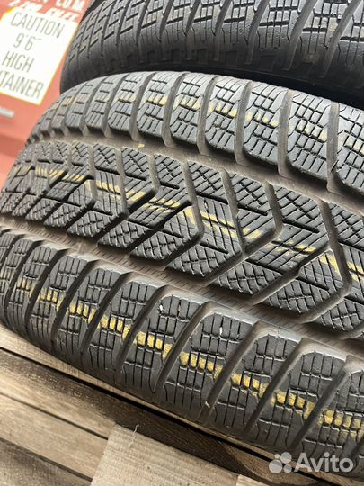 Pirelli Scorpion Winter 255/40 R21