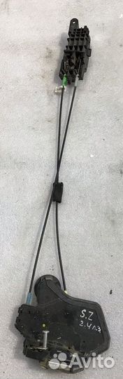 Замок двери задний левый Suzuki Grand Vitara JT