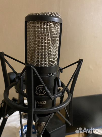 Студийный микрофон AKG P220