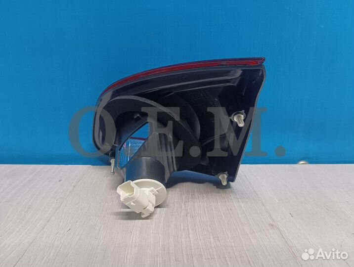 Фонарь левый задний в крышку багажника