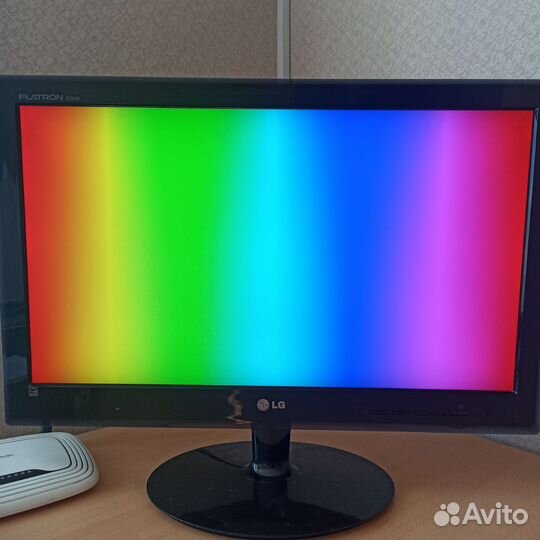 Монитор LG flatron E2240