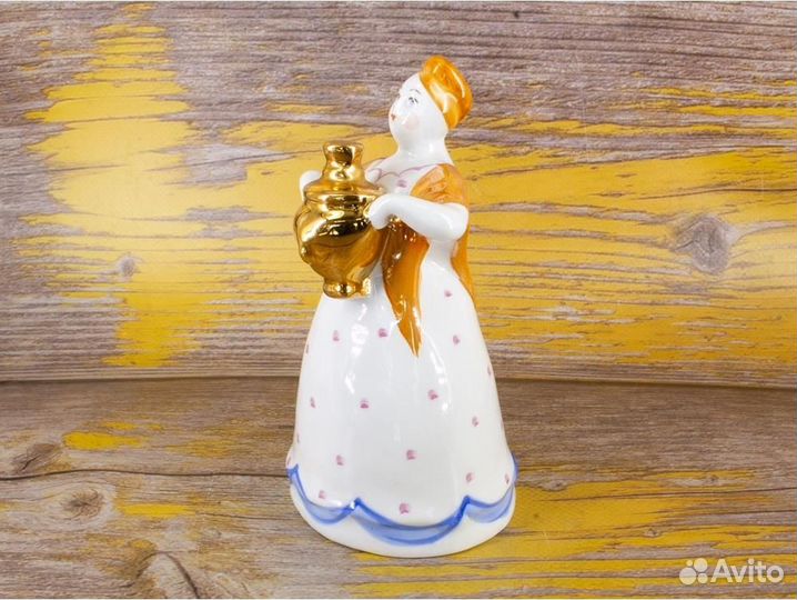 Статуэтка дулево *девушка с самоваром* (Б/У)