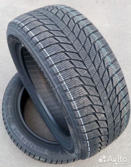 Triangle PL01 245/45 R18