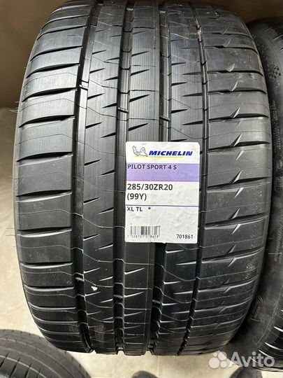 Michelin Pilot Sport 4 S 285/30 R20 99Y