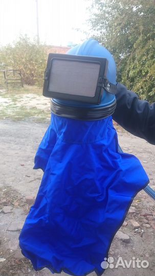 Шлем пескоструйщика vector