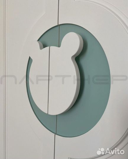 Шкаф распашной