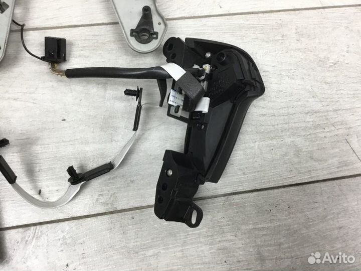 Кнопка управления магнитолой на руль Toyota