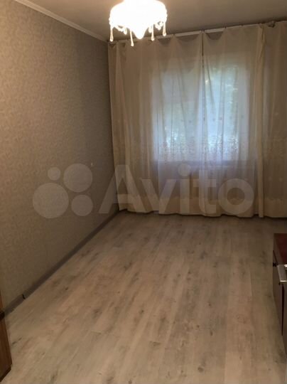 2-к. квартира, 43 м², 1/5 эт.