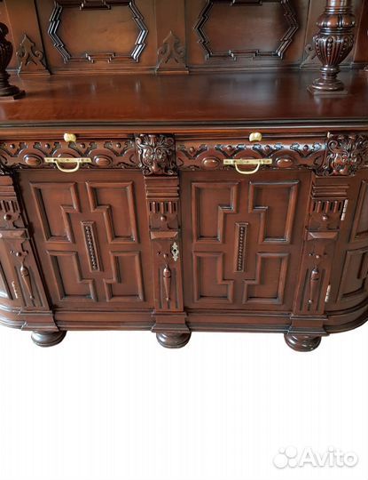 Продаю антикварный буфет,конец 19 века