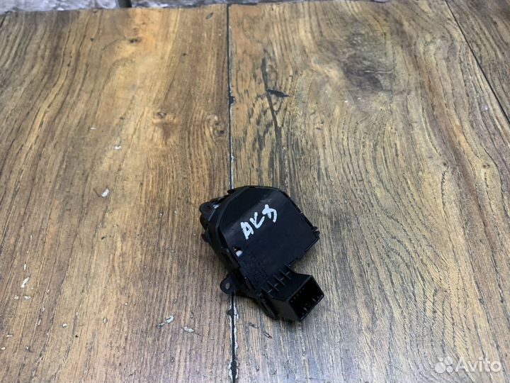 Honda Accord 8 Кнопка многофункциональная в руль