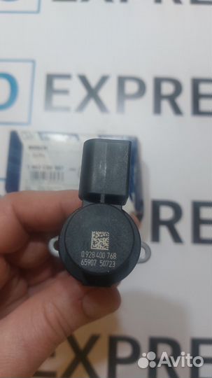 Клапан давления топлива Bosch 1462C00987 новый