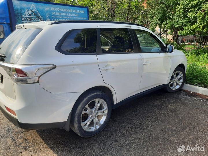 Mitsubishi Outlander 2.4 CVT, 2014, 85 000 км
