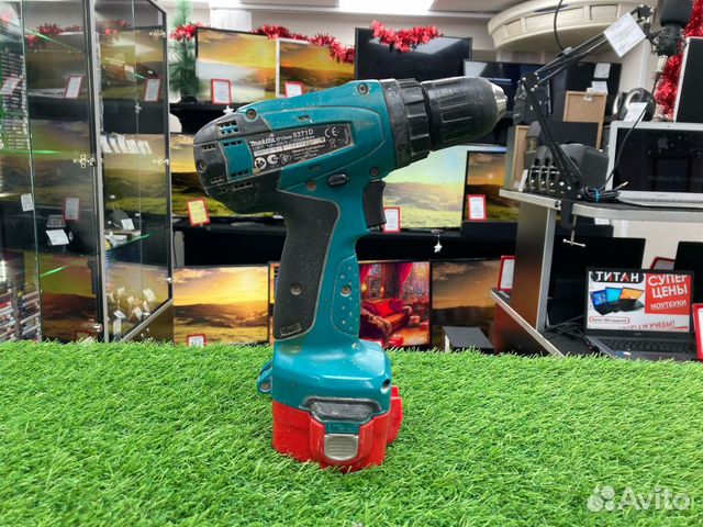 Аккумуляторная дрель-шуруповерт Makita 6271D