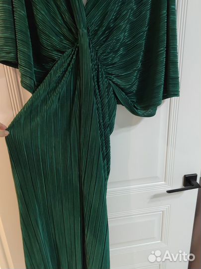 Платье изумрудное 48размер
