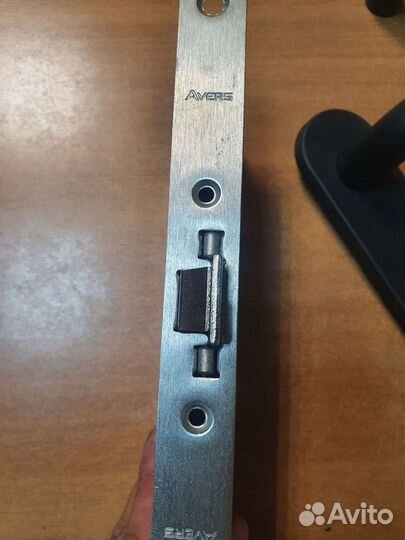 Замок врезной с ручкой