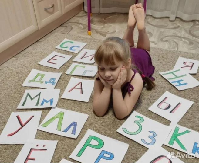 Научить ребенка буквам быстро. Буквы для детей. Учим буквы для детей. Учим букву а с малышами. Ребенок учит.
