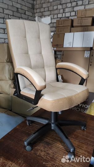 Компьютерное (офисное) кресло (новое)