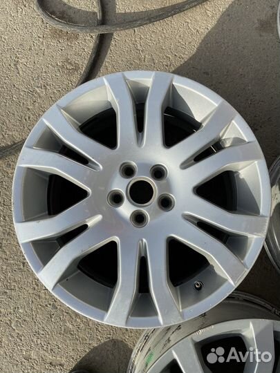 Продам комплект оригинальных дисков Land Rover