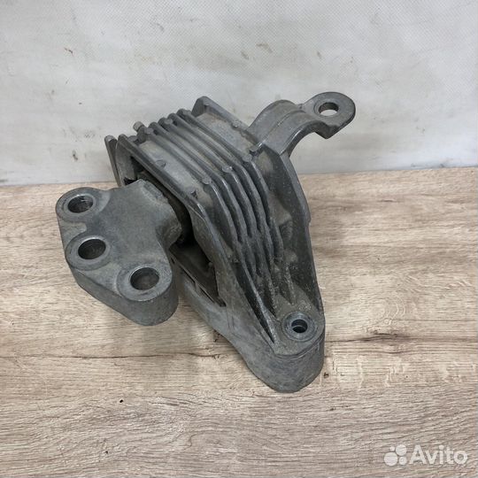 Подушка двигателя правая Opel Astra j